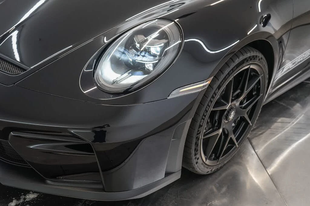 2025 Porsche 992 GT3 - Image 17 of 30