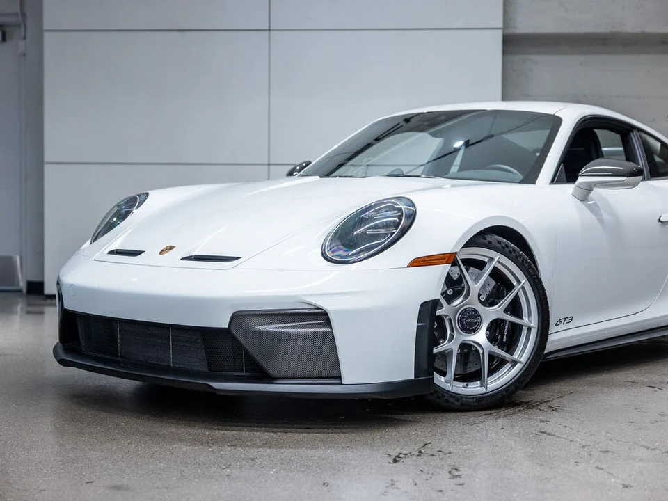 2025 Porsche 992 GT3 - Image 23 of 31