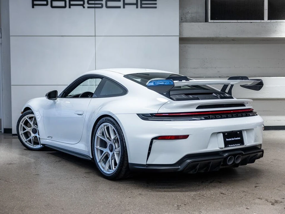 2025 Porsche 992 GT3 - Image 3 of 31