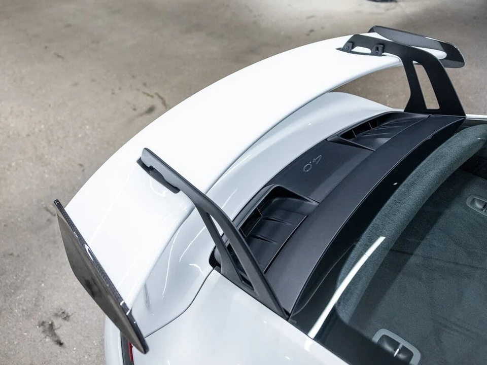 2025 Porsche 992 GT3 - Image 27 of 31