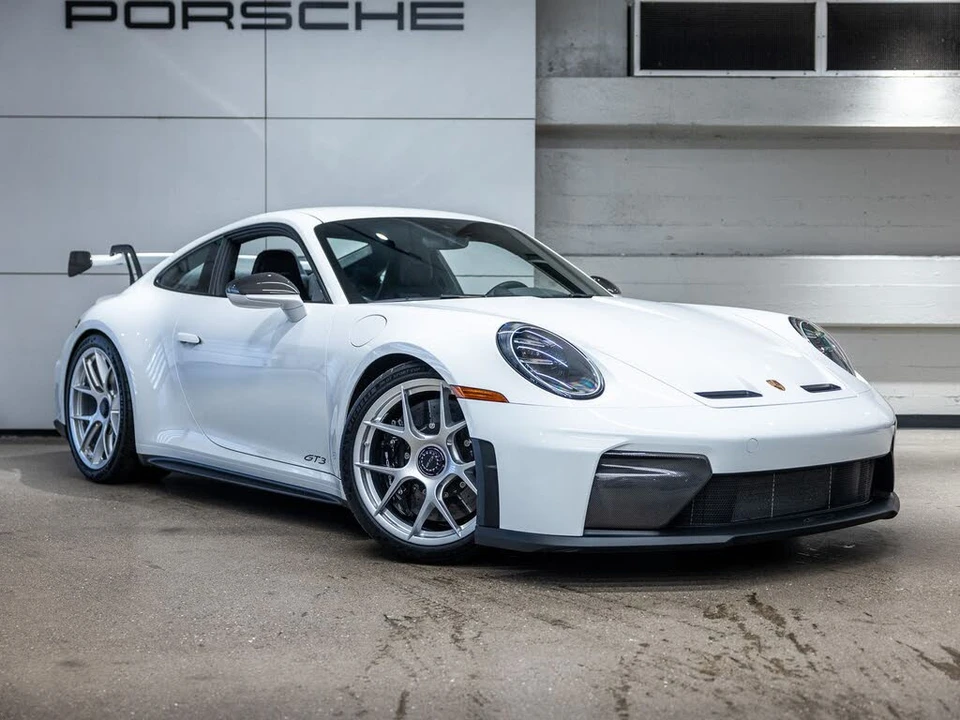 2025 Porsche 992 GT3 - Image 10 of 31