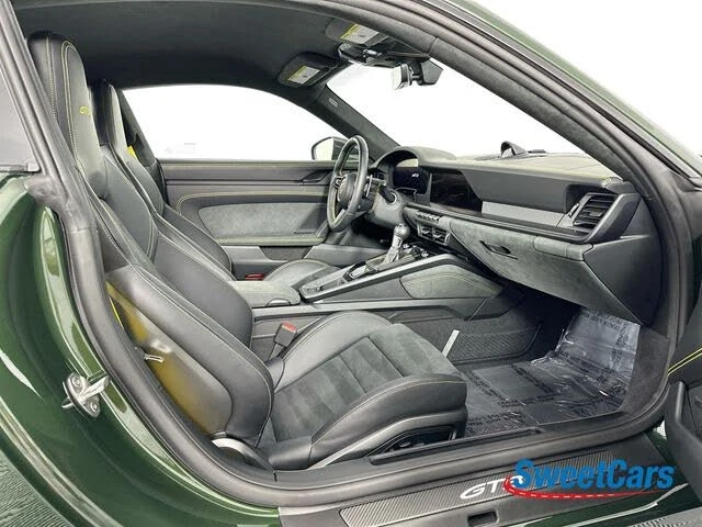 2025 Porsche 992 GT3 - Image 10 of 31