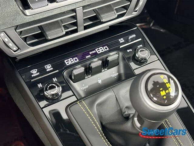 2025 Porsche 992 GT3 - Image 25 of 31