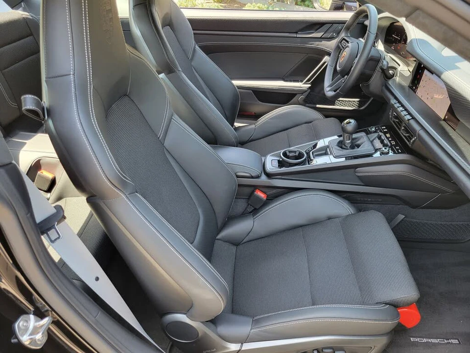 2025 Porsche 992 GT3 - Image 27 of 31