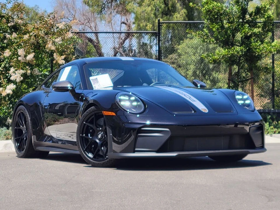 2025 Porsche 992 GT3 - Image 8 of 31