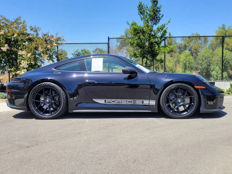 2025 Porsche 992 GT3 - Image 7 of 31