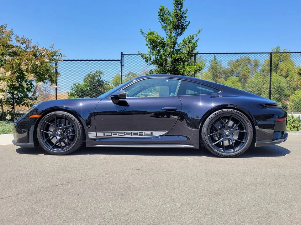 2025 Porsche 992 GT3 - Image 2 of 31