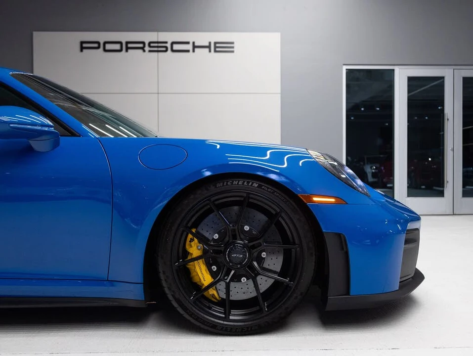2025 Porsche 992 GT3 - Image 11 of 31