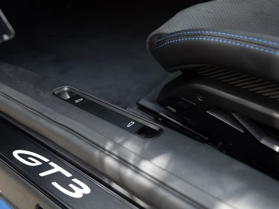 2025 Porsche 992 GT3 - Image 21 of 31