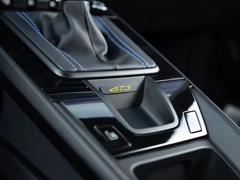 2025 Porsche 992 GT3 - Image 29 of 31