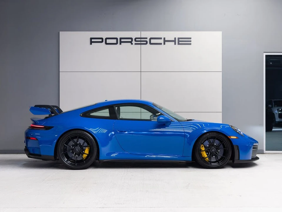 2025 Porsche 992 GT3 - Image 8 of 31
