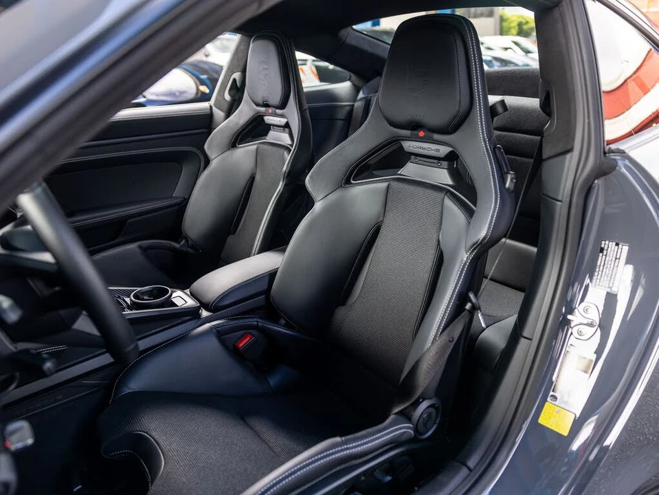 2025 Porsche 992 GT3 - Image 5 of 31