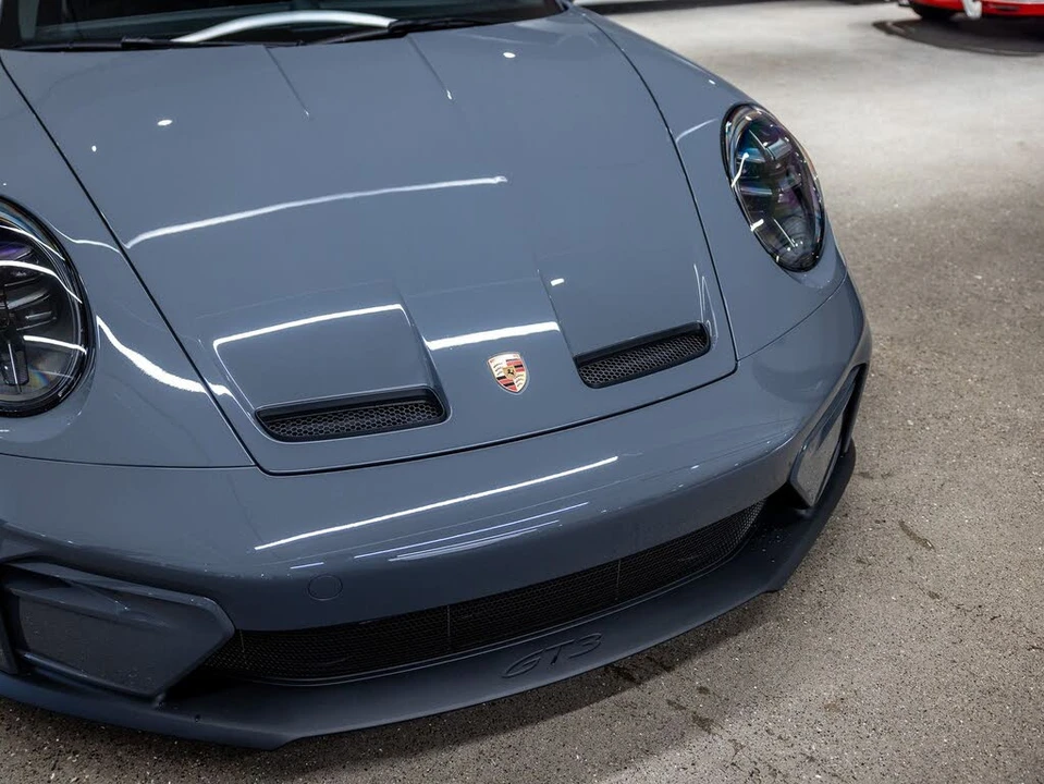 2025 Porsche 992 GT3 - Image 13 of 31