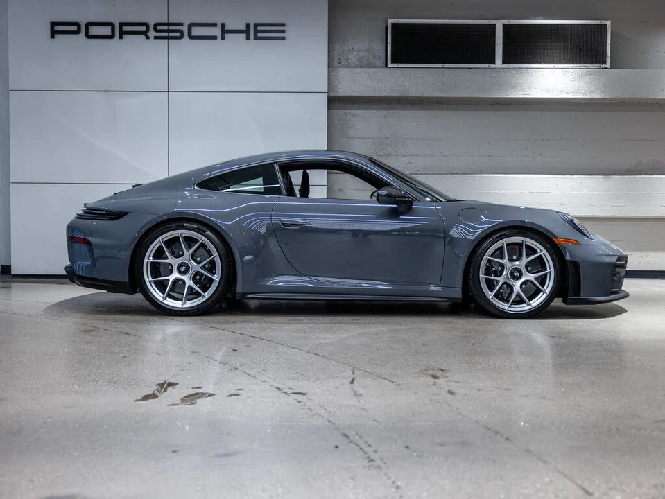 2025 Porsche 992 GT3 - Image 9 of 31