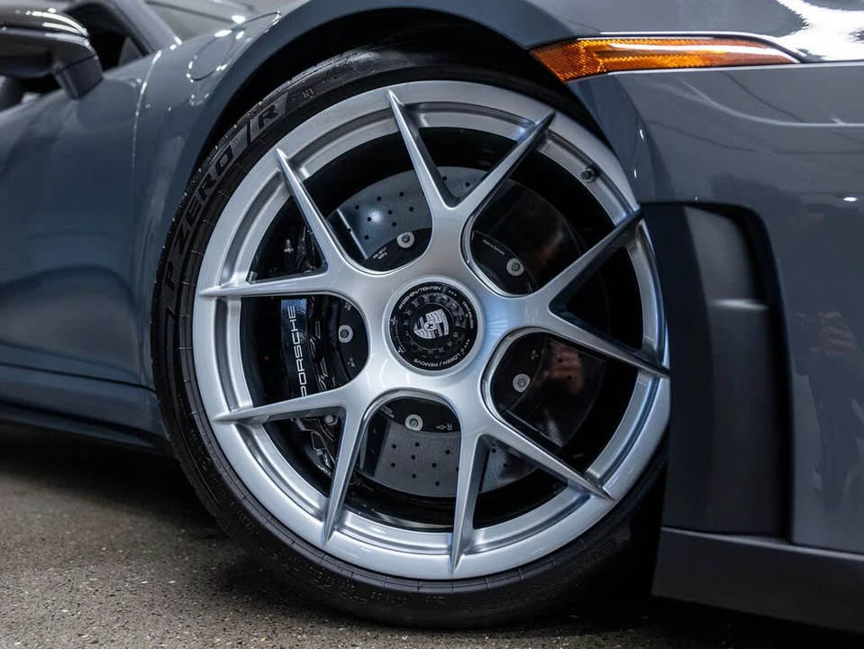 2025 Porsche 992 GT3 - Image 19 of 31