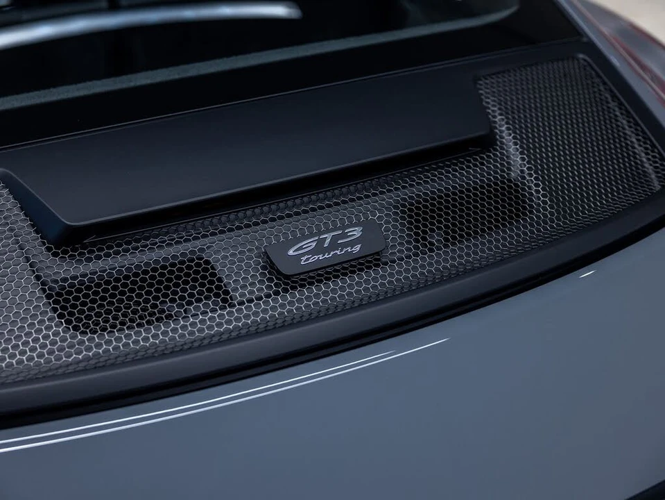 2025 Porsche 992 GT3 - Image 24 of 31