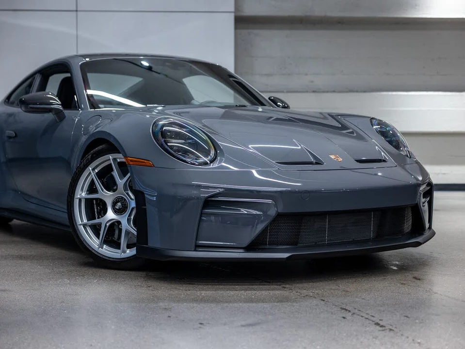 2025 Porsche 992 GT3 - Image 17 of 31