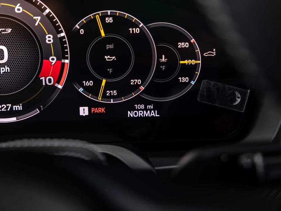 2025 Porsche 992 GT3 - Image 29 of 31