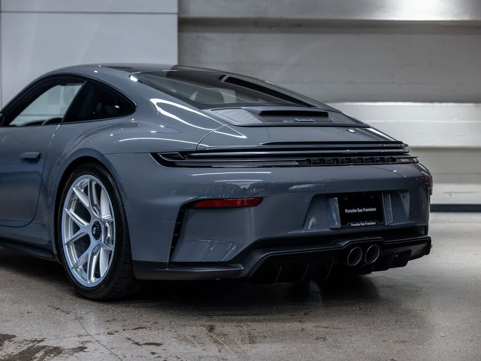 2025 Porsche 992 GT3 - Image 26 of 31