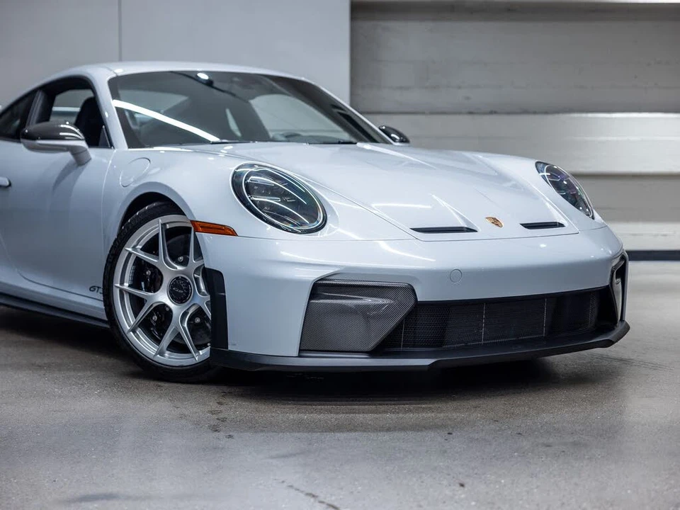 2025 Porsche 992 GT3 - Image 15 of 31