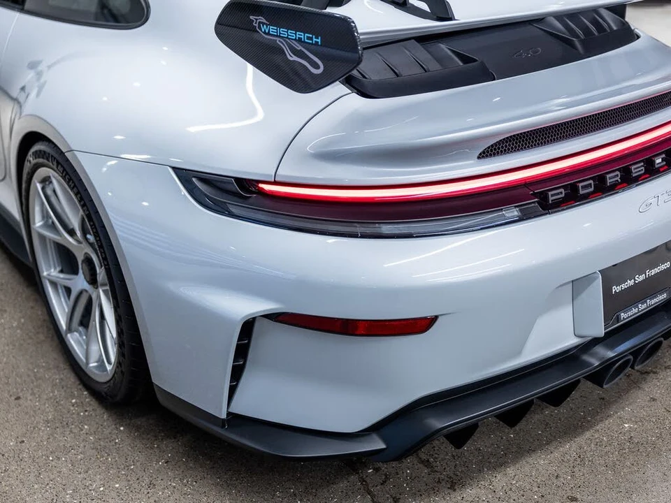 2025 Porsche 992 GT3 - Image 28 of 31