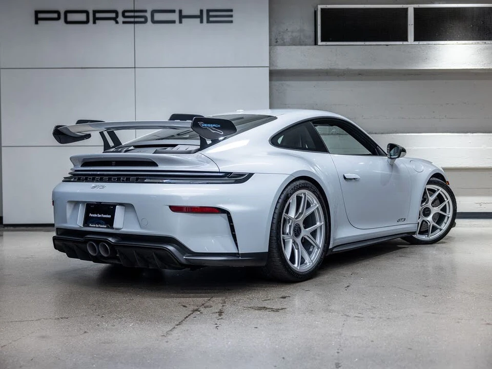 2025 Porsche 992 GT3 - Image 8 of 31