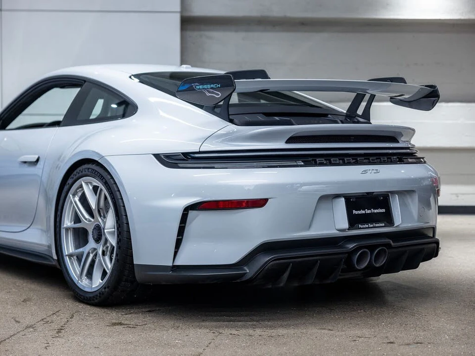 2025 Porsche 992 GT3 - Image 29 of 31