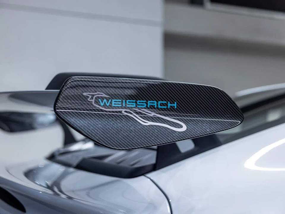 2025 Porsche 992 GT3 - Image 24 of 31
