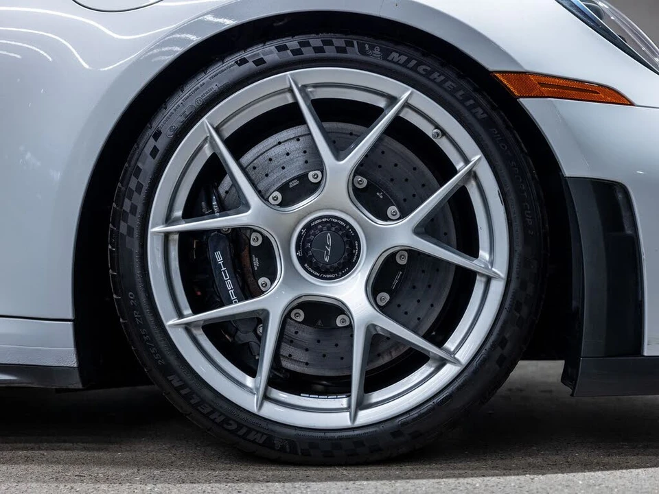 2025 Porsche 992 GT3 - Image 22 of 31