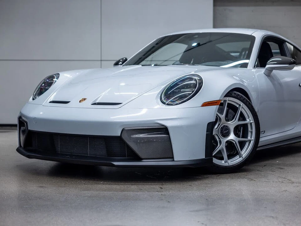 2025 Porsche 992 GT3 - Image 25 of 31