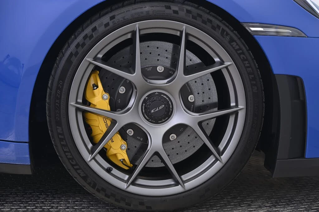 2025 Porsche 992 GT3 - Image 15 of 31