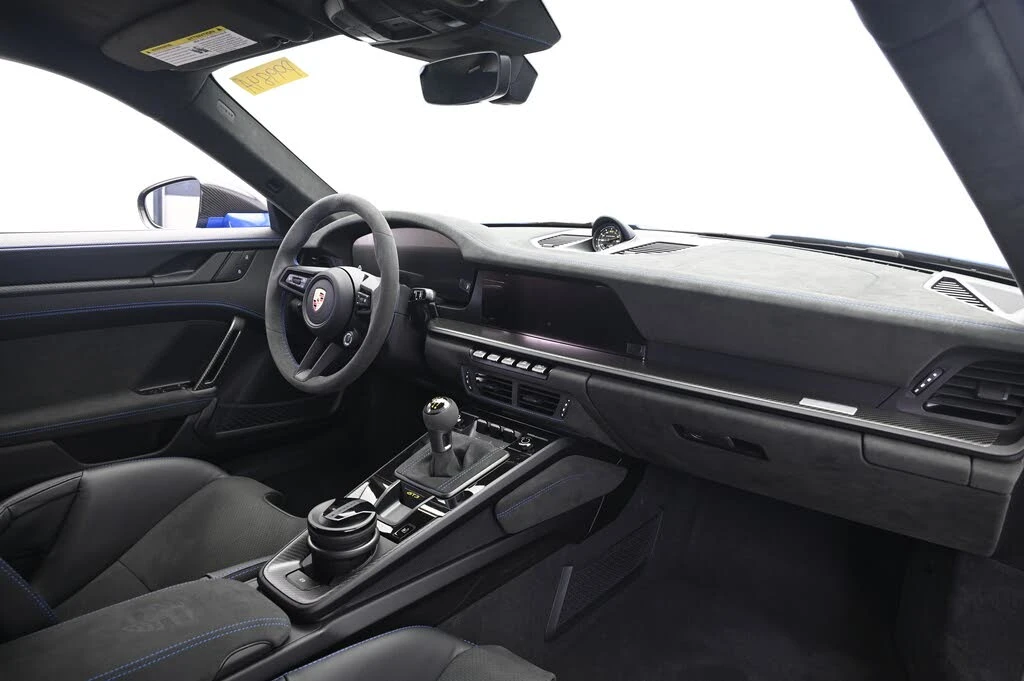 2025 Porsche 992 GT3 - Image 19 of 31
