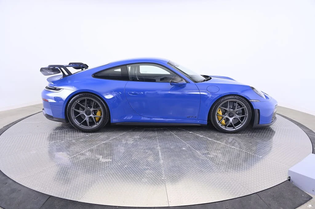 2025 Porsche 992 GT3 - Image 8 of 31
