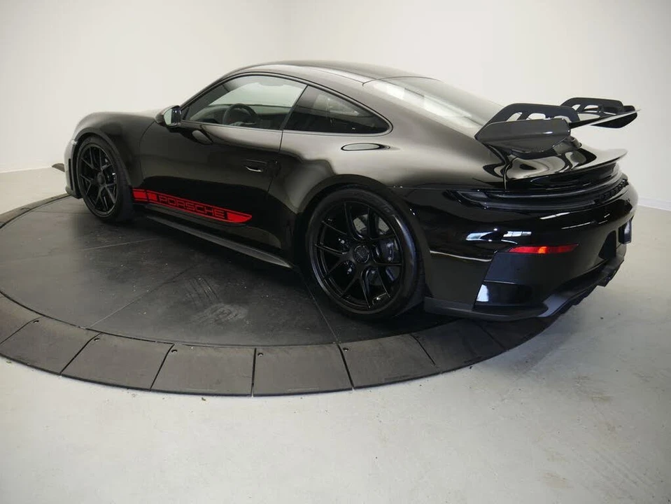 2025 Porsche 992 GT3 - Image 3 of 31