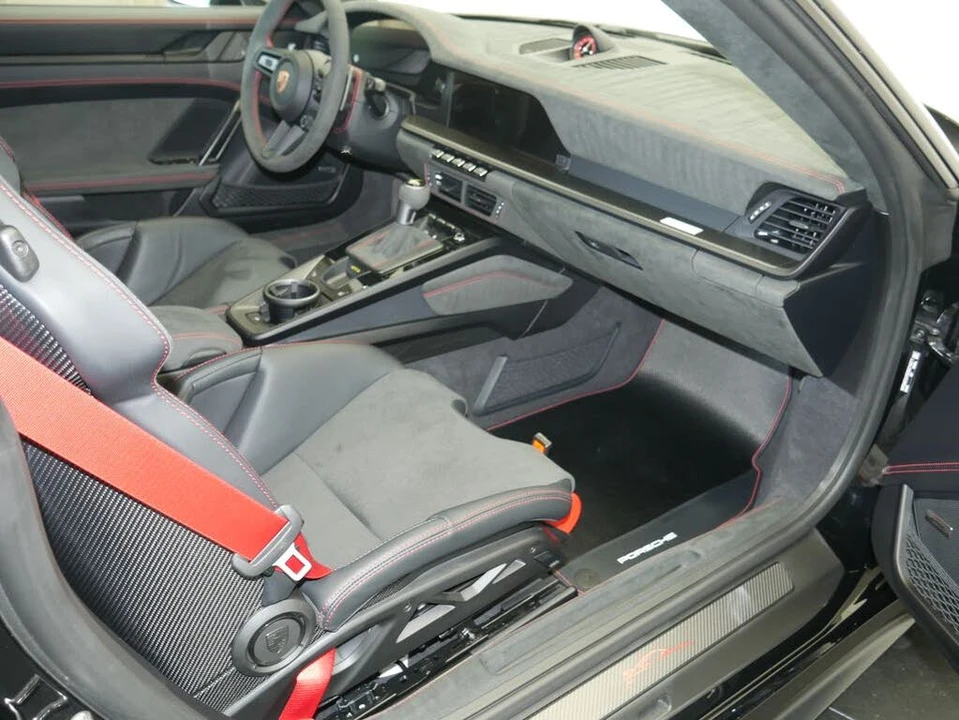 2025 Porsche 992 GT3 - Image 20 of 31