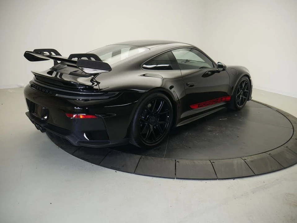 2025 Porsche 992 GT3 - Image 7 of 31