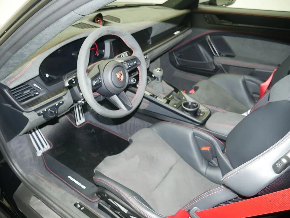 2025 Porsche 992 GT3 - Image 5 of 31