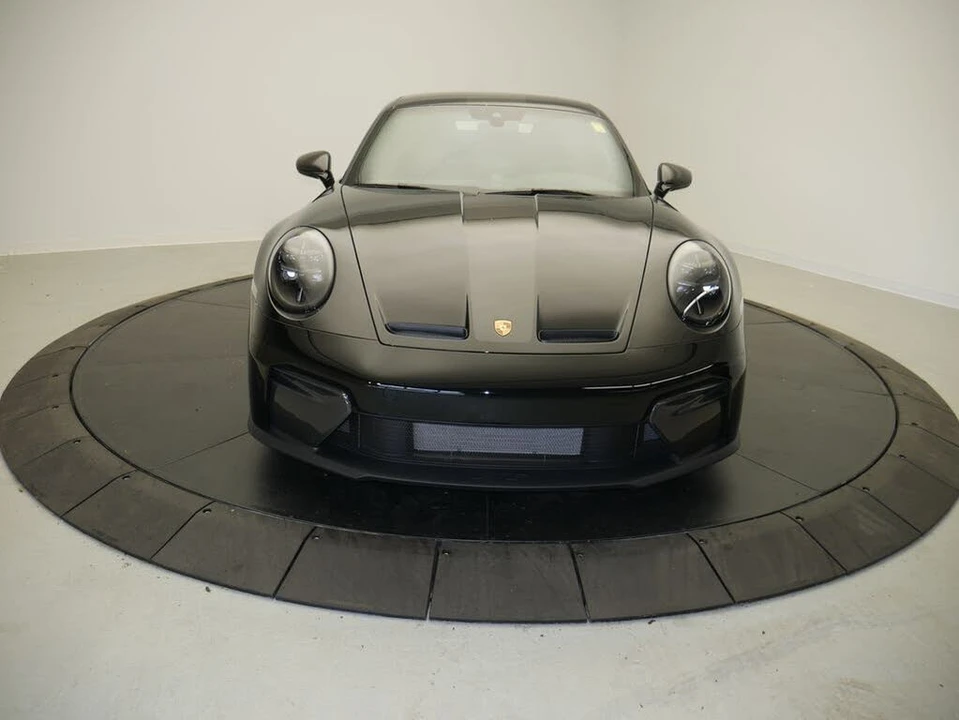 2025 Porsche 992 GT3 - Image 10 of 31