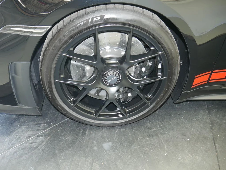 2025 Porsche 992 GT3 - Image 14 of 31
