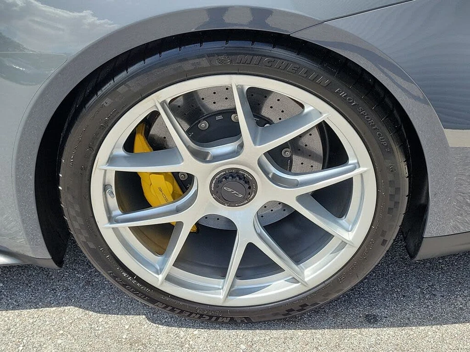 2025 Porsche 992 GT3 - Image 11 of 31