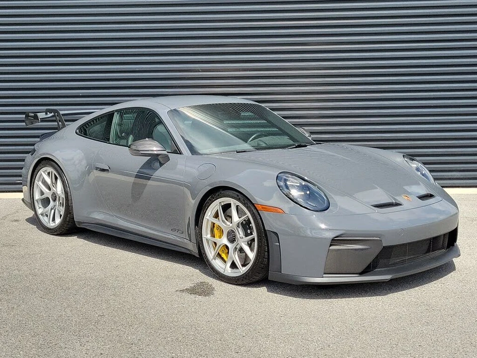 2025 Porsche 992 GT3 - Image 9 of 31