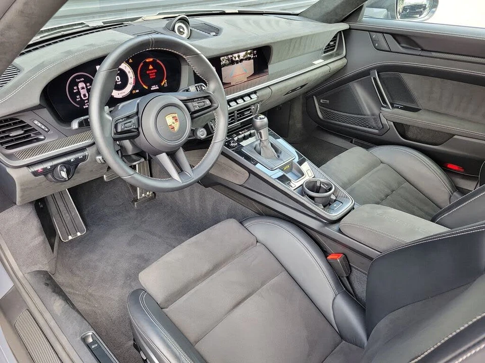 2025 Porsche 992 GT3 - Image 4 of 31