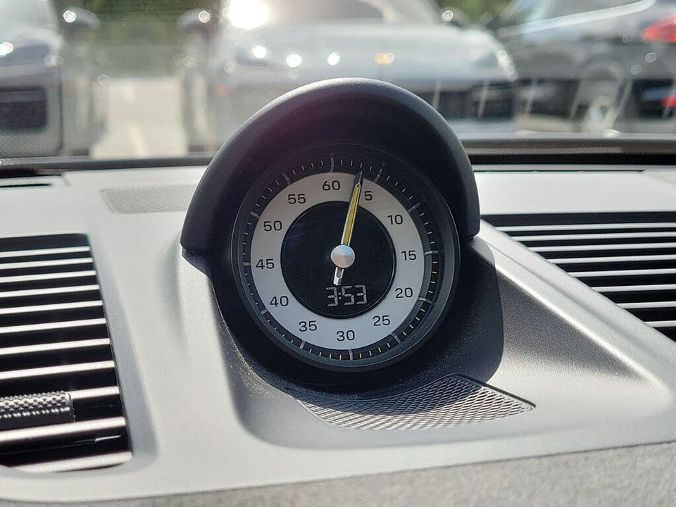 2025 Porsche 992 GT3 - Image 29 of 31