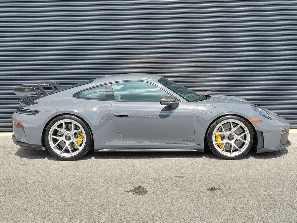 2025 Porsche 992 GT3 - Image 8 of 31
