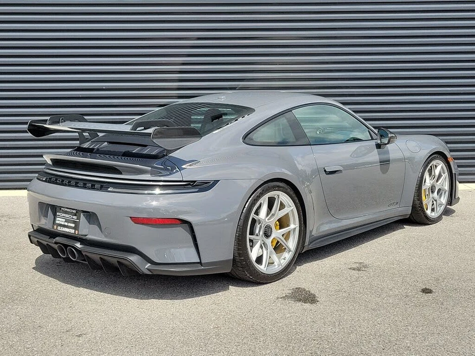 2025 Porsche 992 GT3 - Image 7 of 31