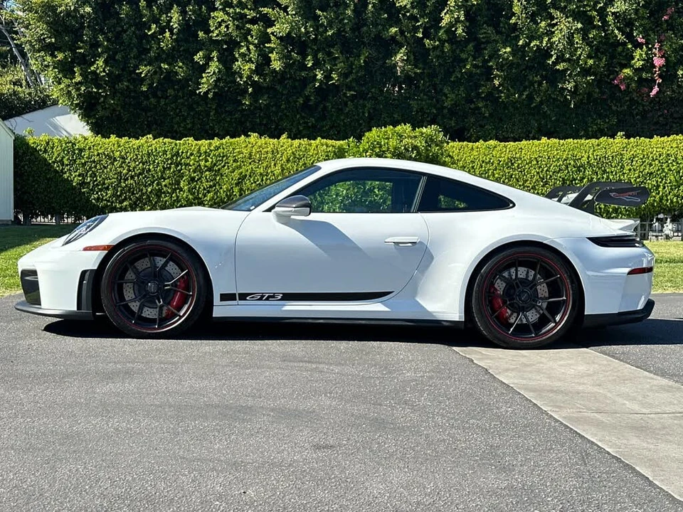 2025 Porsche 992 GT3 - Image 2 of 30