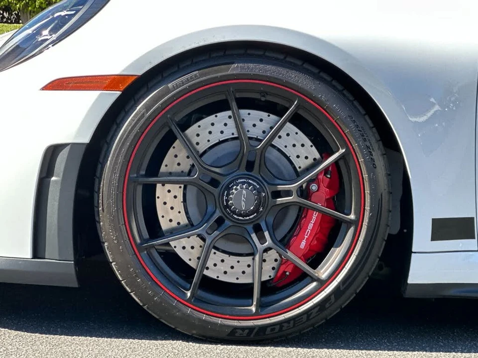 2025 Porsche 992 GT3 - Image 25 of 30