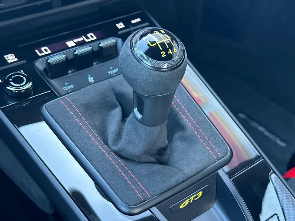 2025 Porsche 992 GT3 - Image 19 of 30