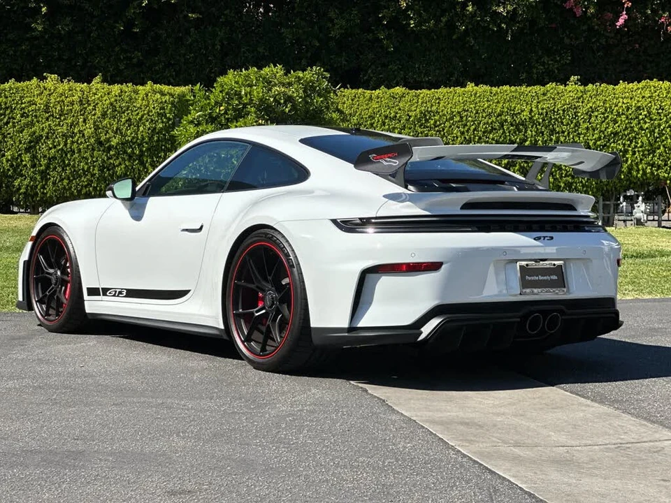2025 Porsche 992 GT3 - Image 3 of 30