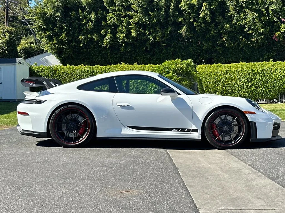 2025 Porsche 992 GT3 - Image 8 of 30